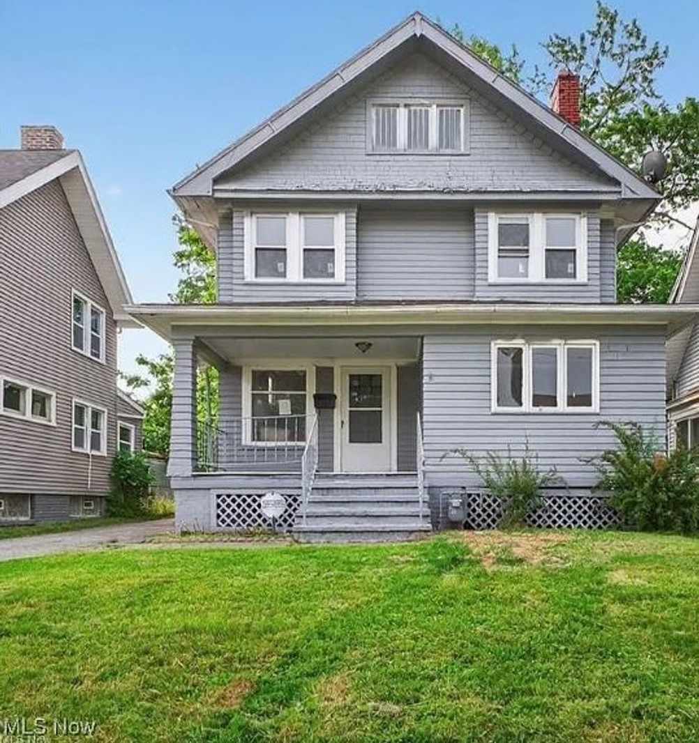 Comfort Meets Convenience: Beautiful 4-Bedroom Single-Family Home Family-Friendly