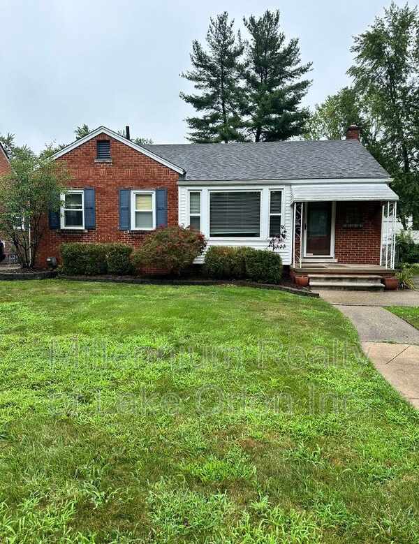 2224 N Connecticut Ave