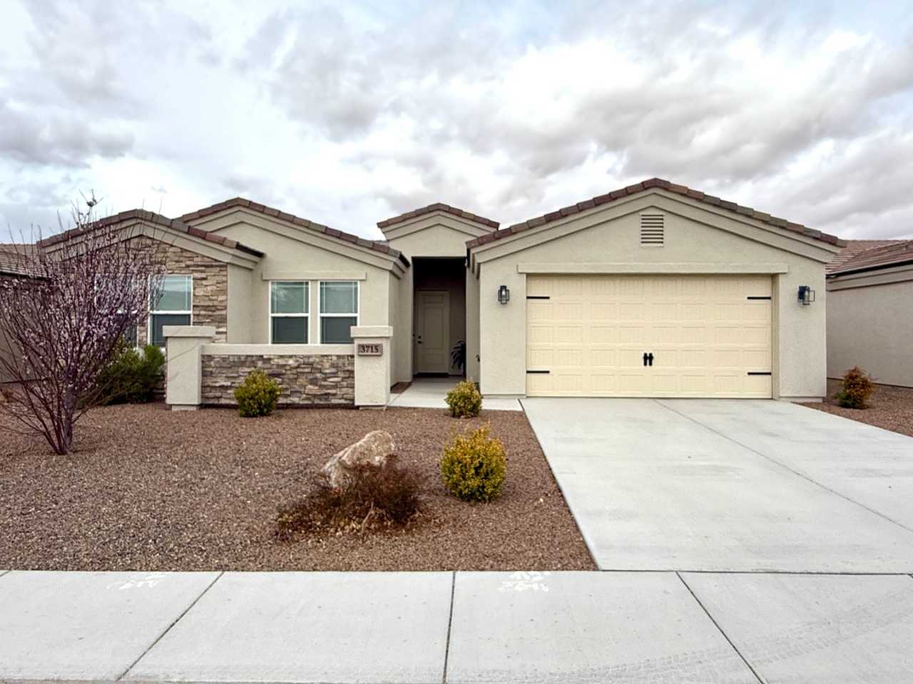 Beautiful 3 Bedroom Home in Gated Community!