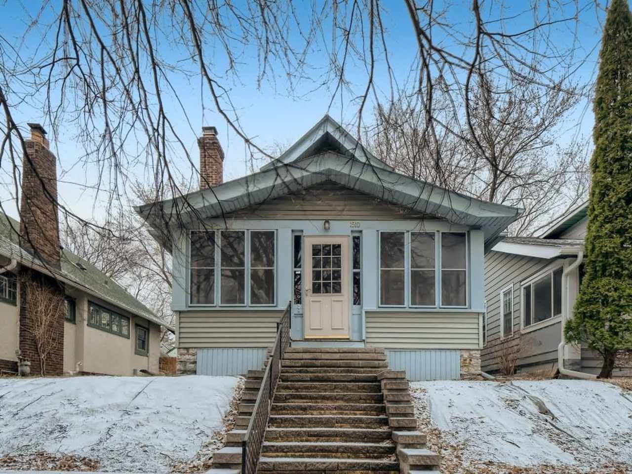 4 Bedroom SFH in MacGroveland! Close by Concordia and Macalester