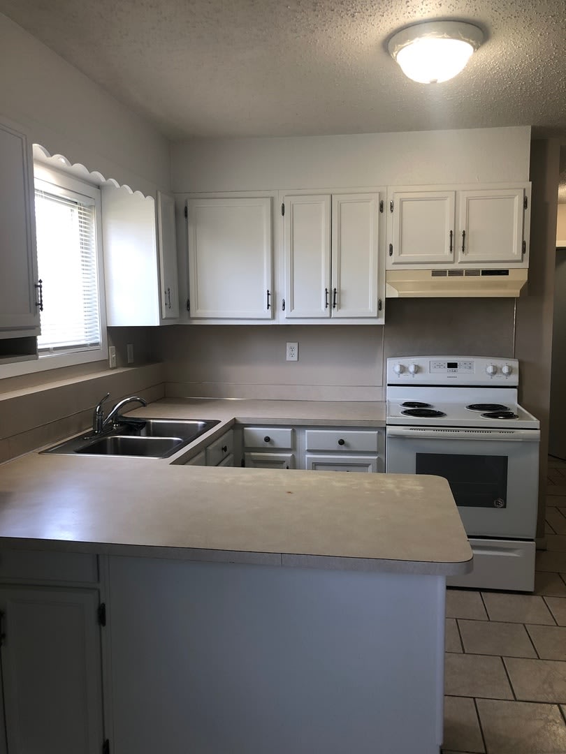 Cute 3 bedroom and 2 bathroom duplex