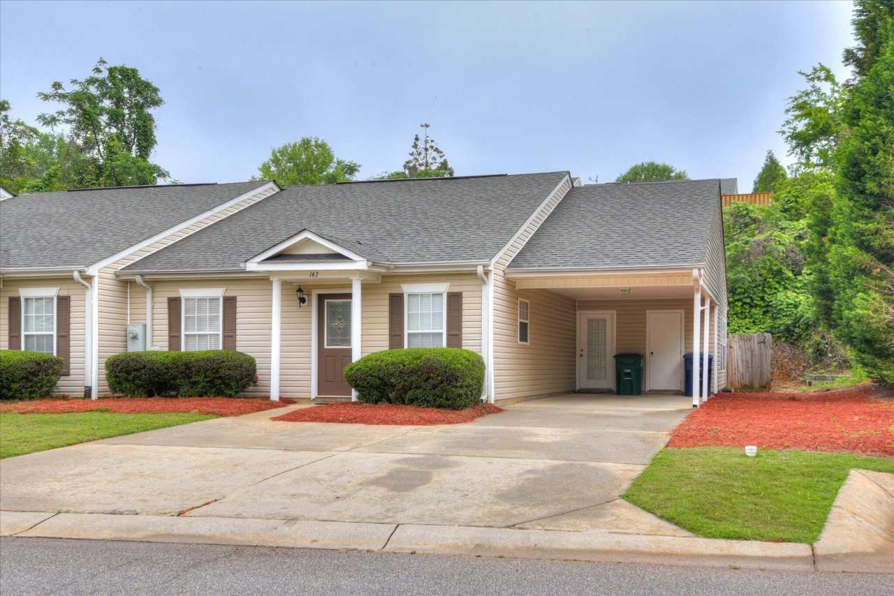 147 Portofino Lane SW