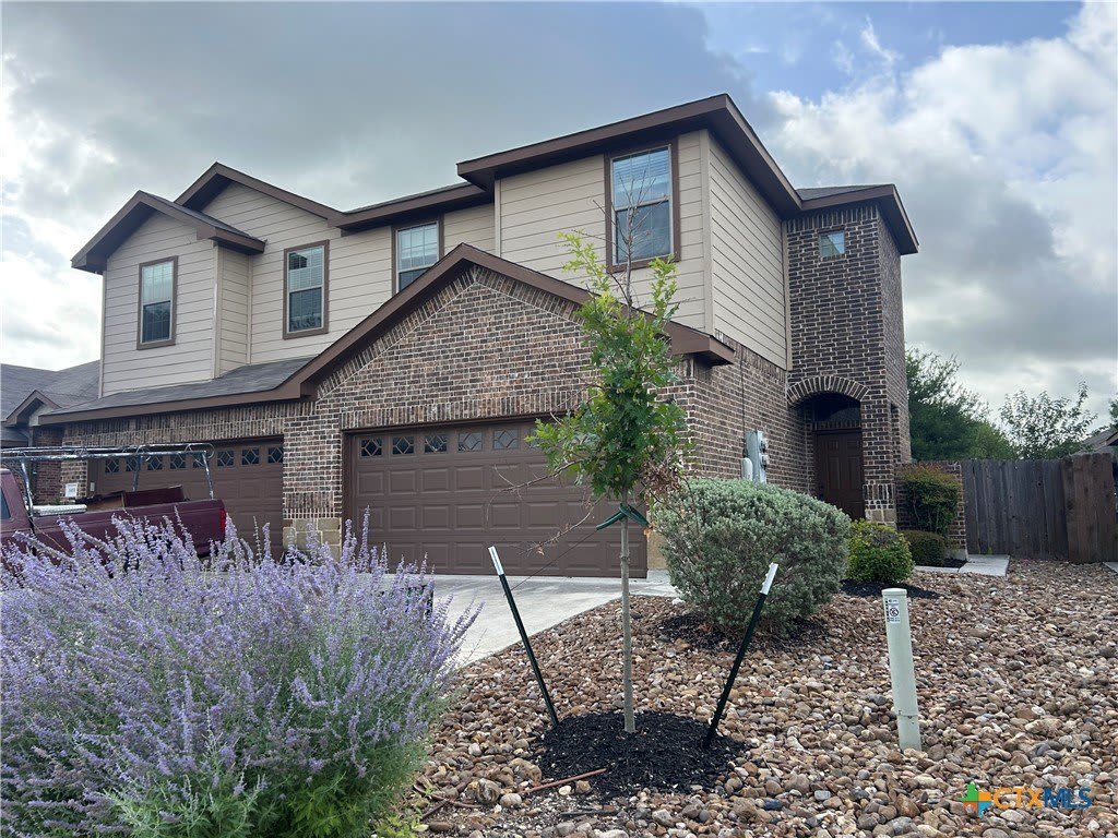 665 Creekside Circle