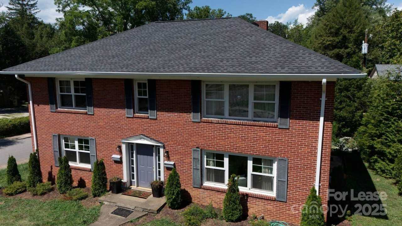 300 Charlotte Street