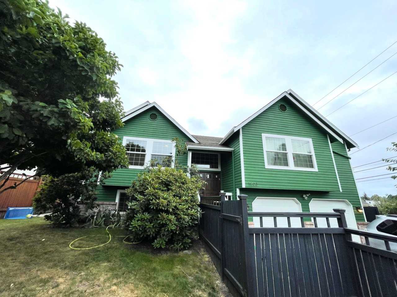 Spacious Corner-Lot Home 4 bed 3 bath – Green Lake, Seattle, WA