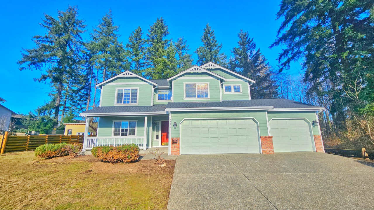 Beautiful 5 bed 2.5 Bath Home in Renton Highlands