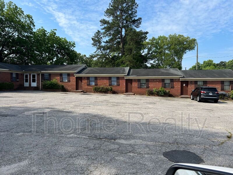 1155 Williford St