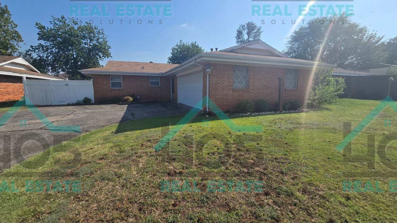 3 Bed 2 Bath with ALL the Amenities!