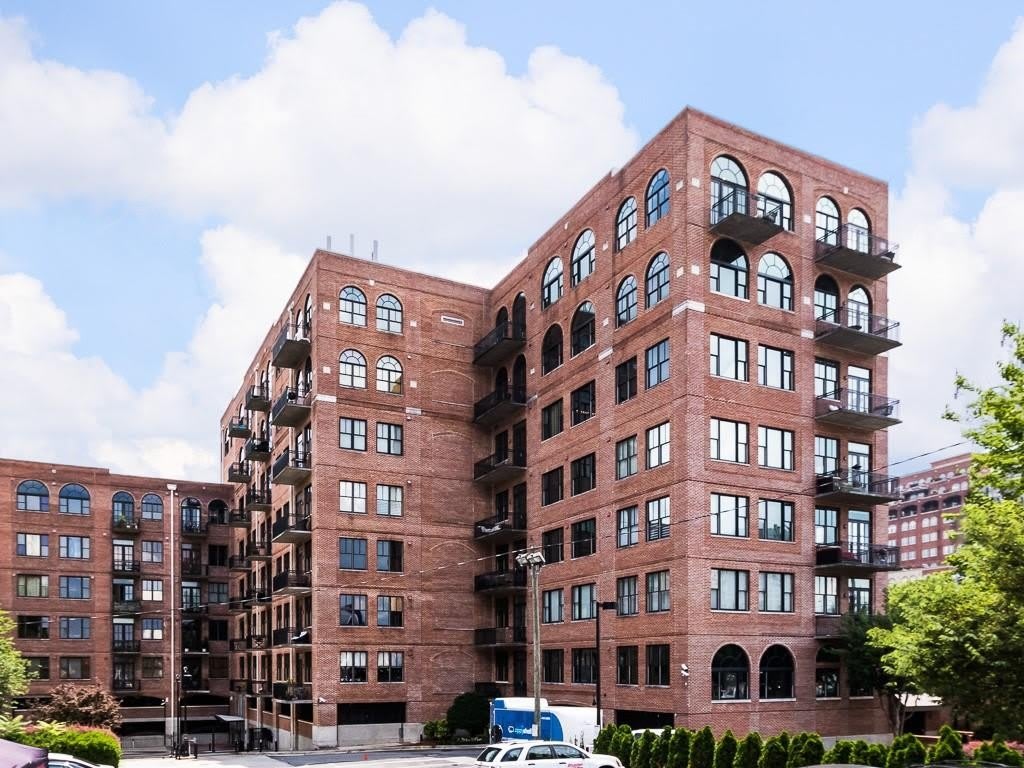 3235 Roswell Road NE