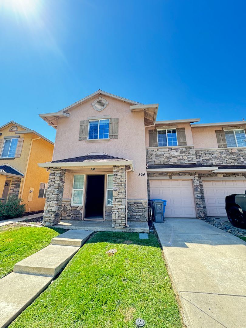 3 bed 2.5 ba townhouse - Yuba City