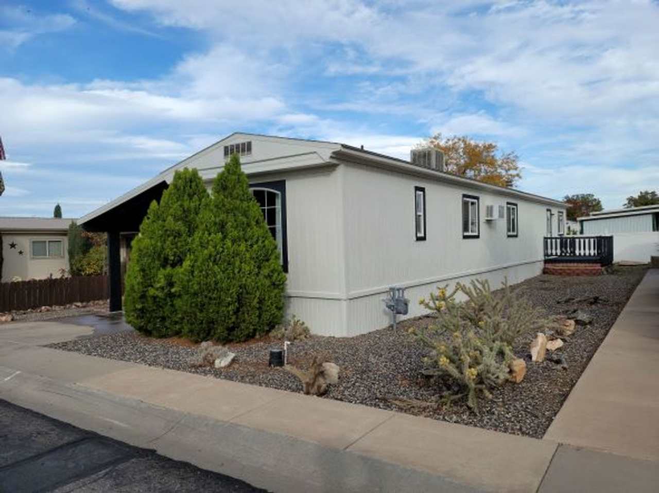 Remodeled 3-Bed Home in 55+ Community – Pet Friendly  Near Zion!