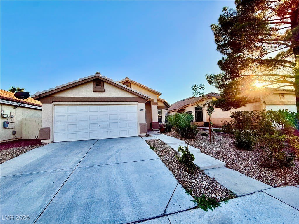 923 Hollandsworth Avenue