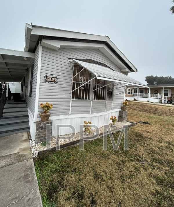 712 Anaqua St
