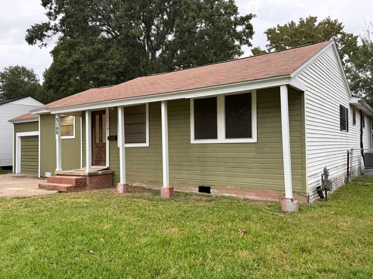 3 Bedroom, 2 Bathroom Home for Rent in Groves, Tx