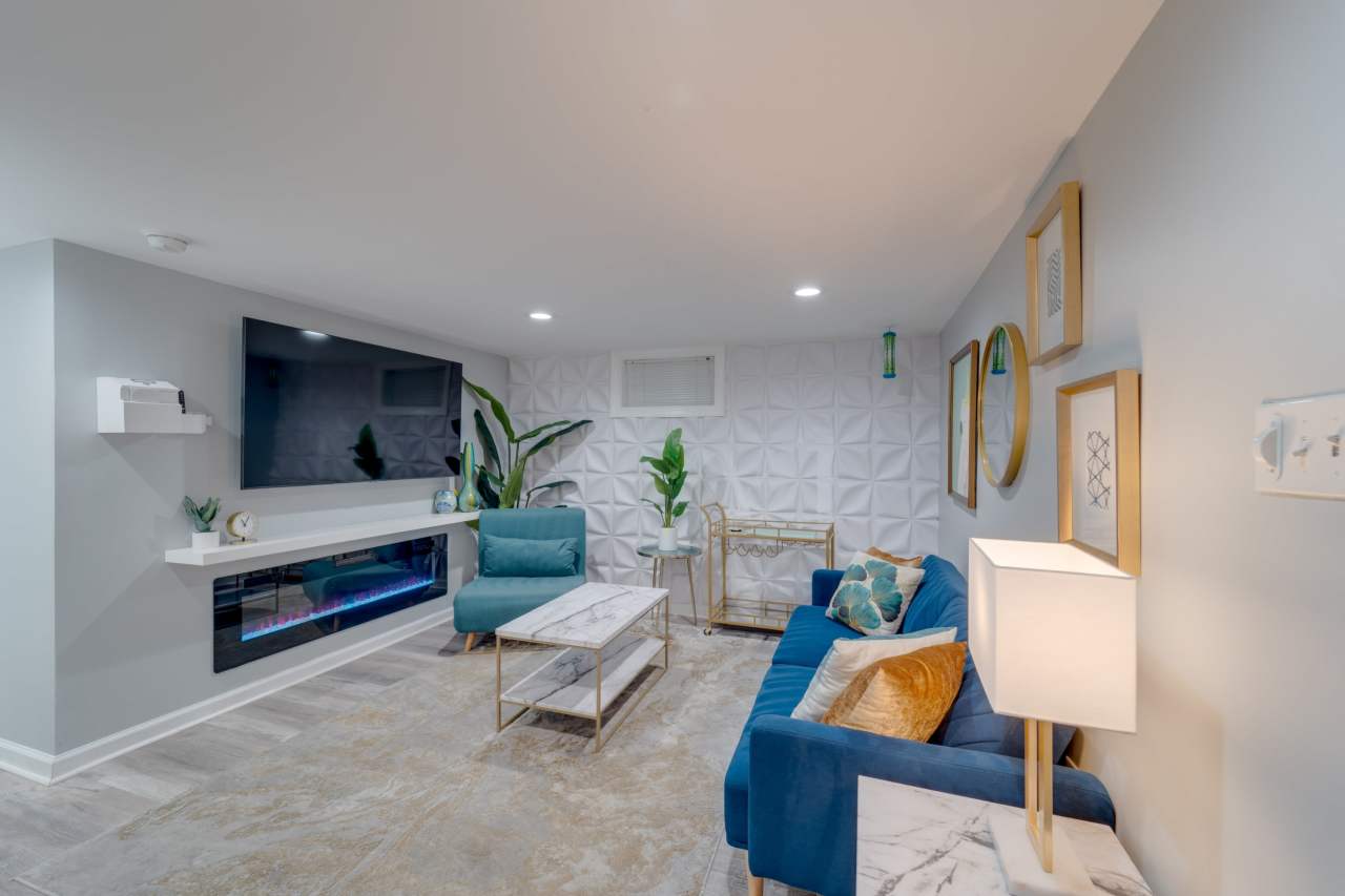 325 57th Street NE - 2Apt. 1