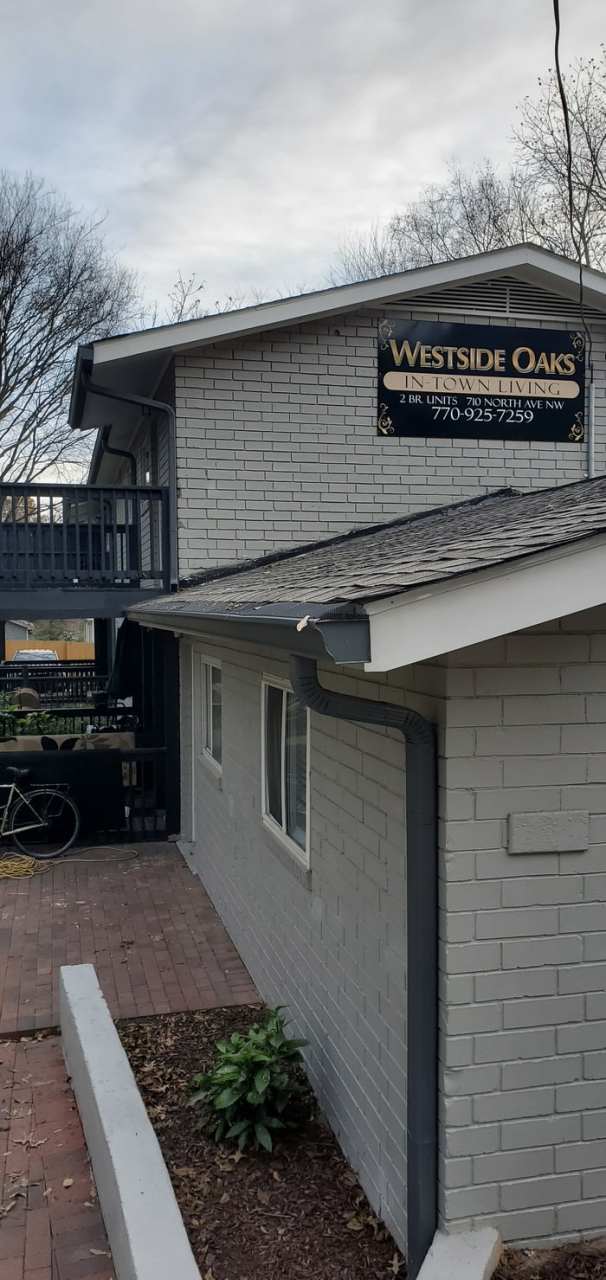 710 North Avenue Northwest