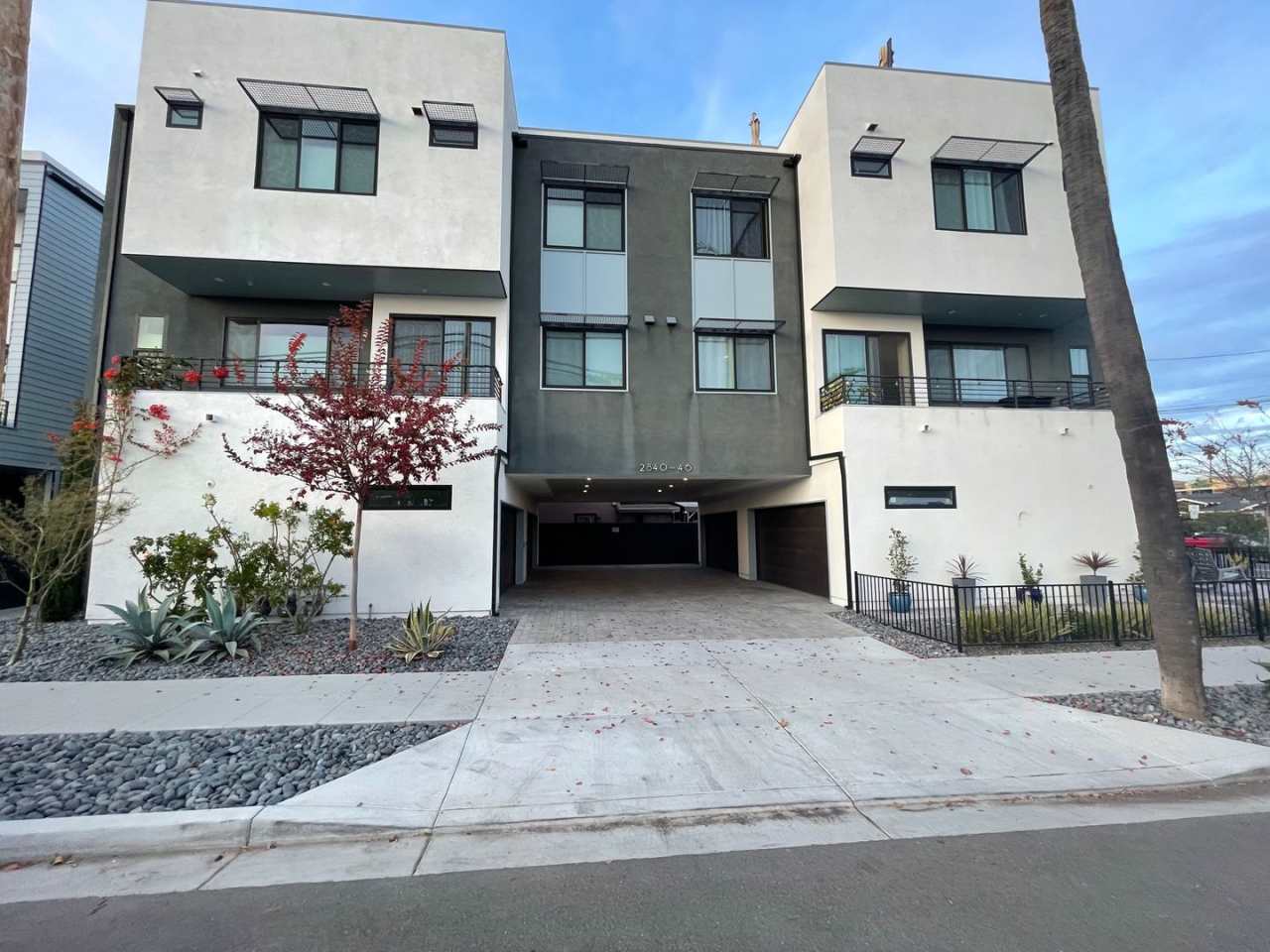 Beautiful Multi level 3 Bed 2.5 Bath unit in North Park