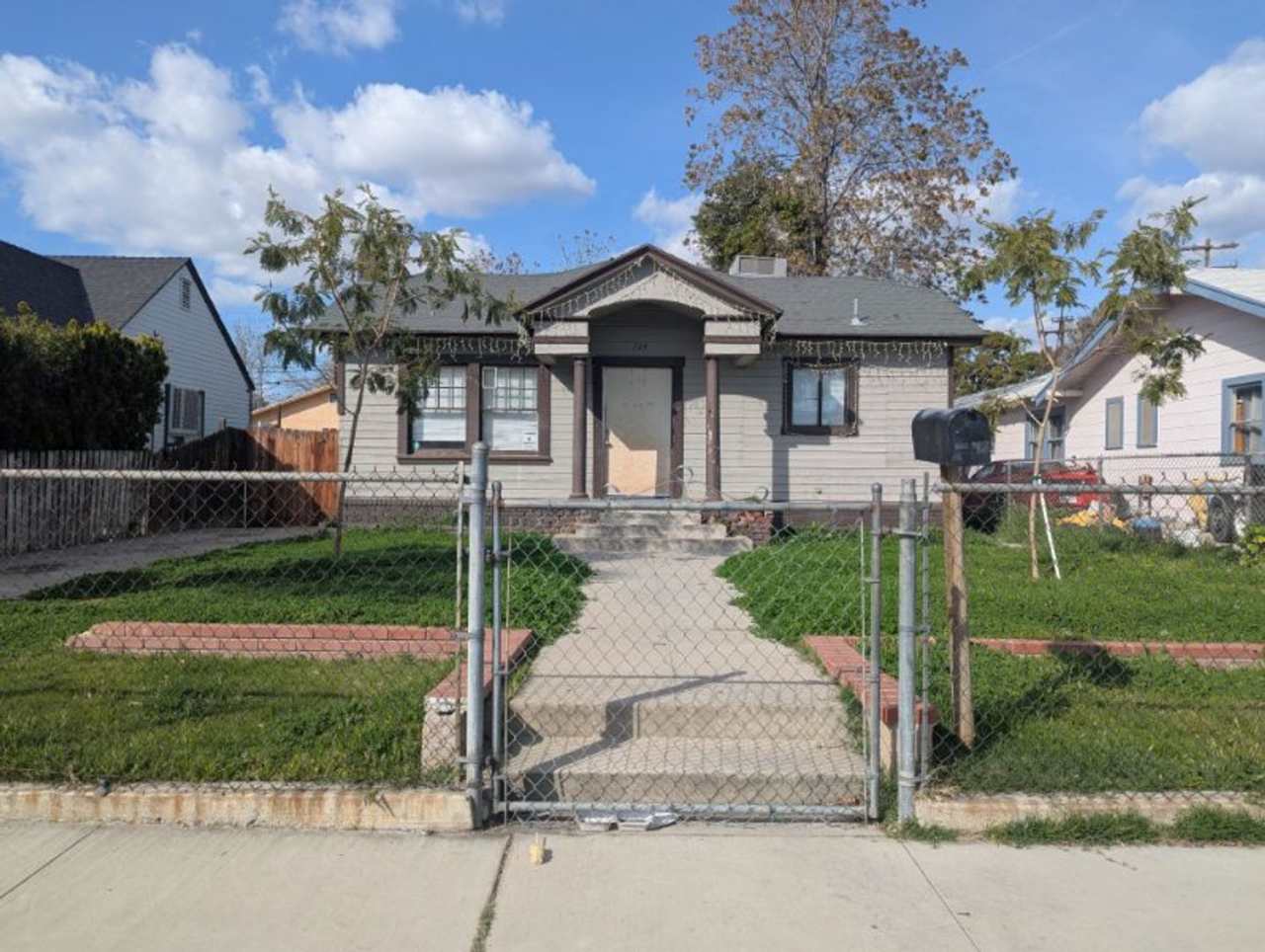 Coming Soon! Cozy 3 Bedroom 1 Bath home in East Bakersfield