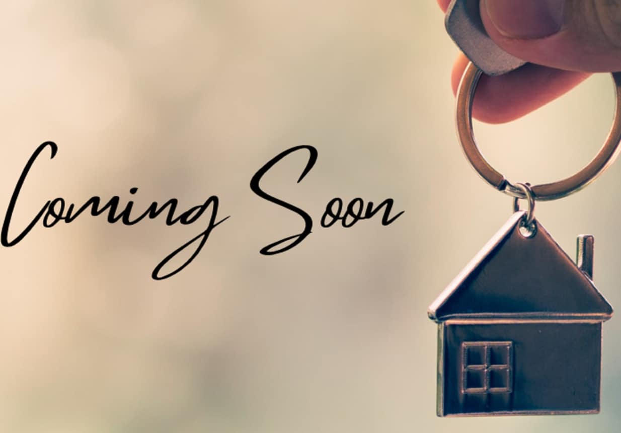 3 Bedroom Dundee Home with Detached Garage!!