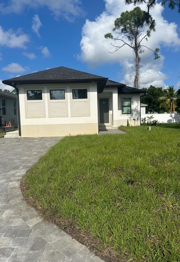 Single Family Home in San Carlos - STUDENTS WELCOME