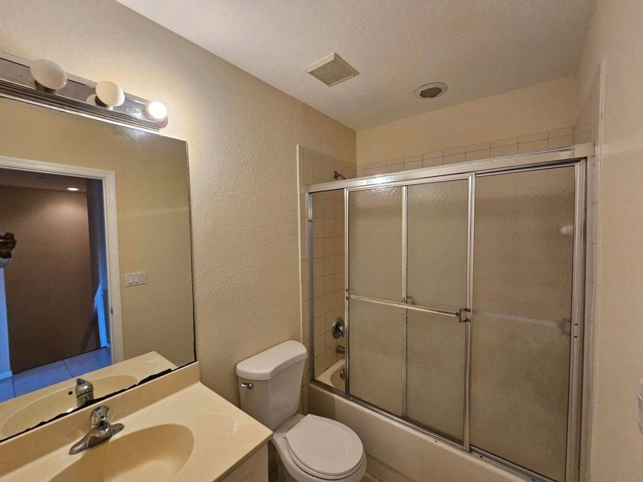 Spacious 3/2.5 Townhome