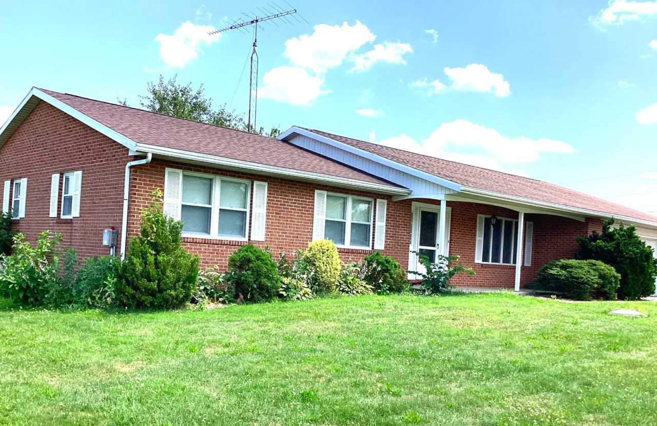 Spacious 3-Bed, 2.5-Bath Ranch-Style Home with Garage  Patio