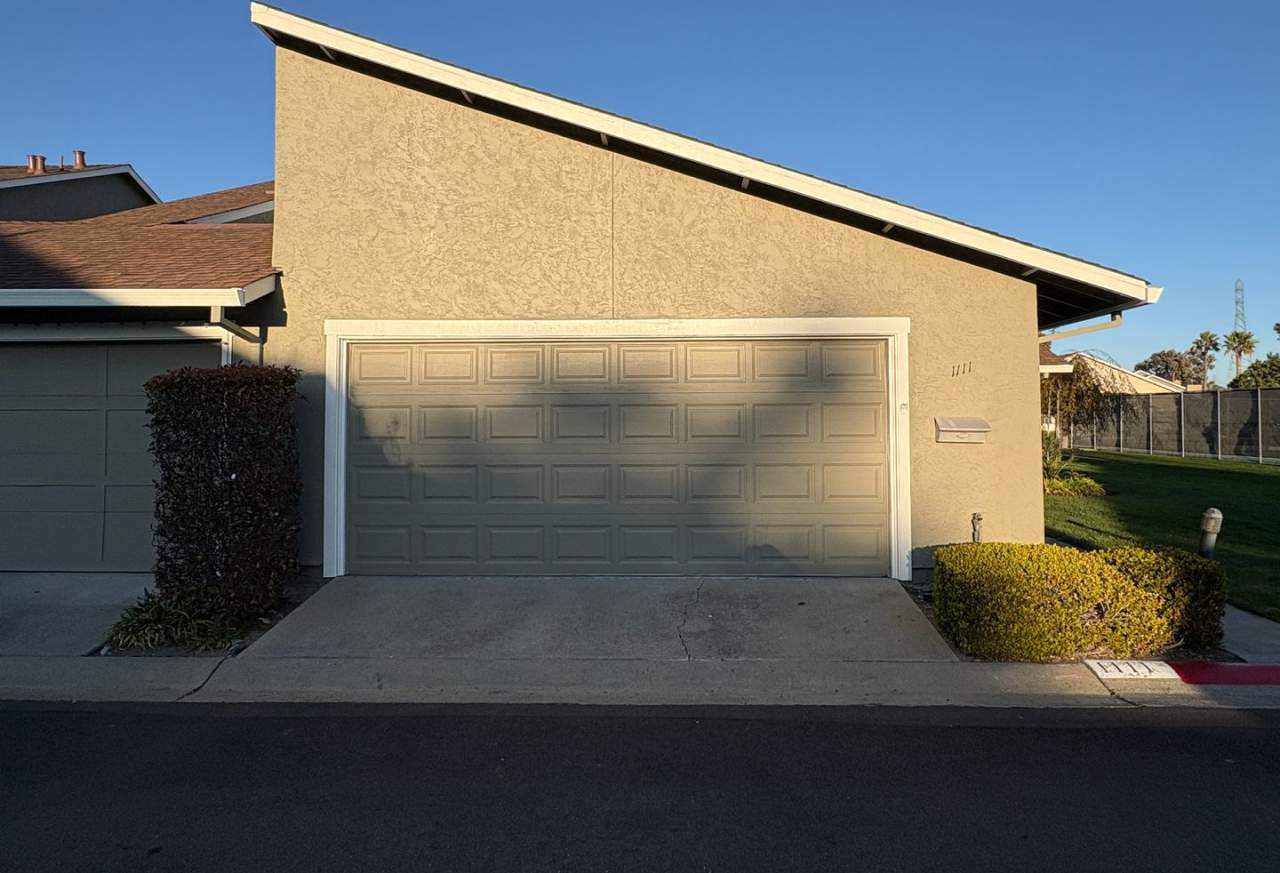 Charming Townhouse Located In Foster City Available Now!