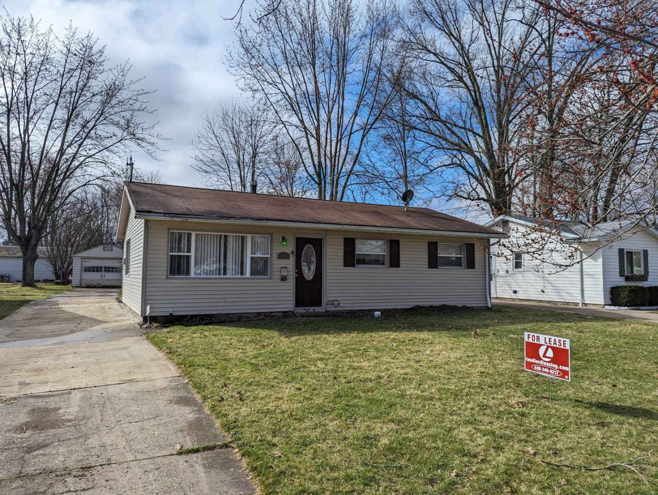 Cozy Three-Bedroom Ranch: Your Ideal Home Awaits!