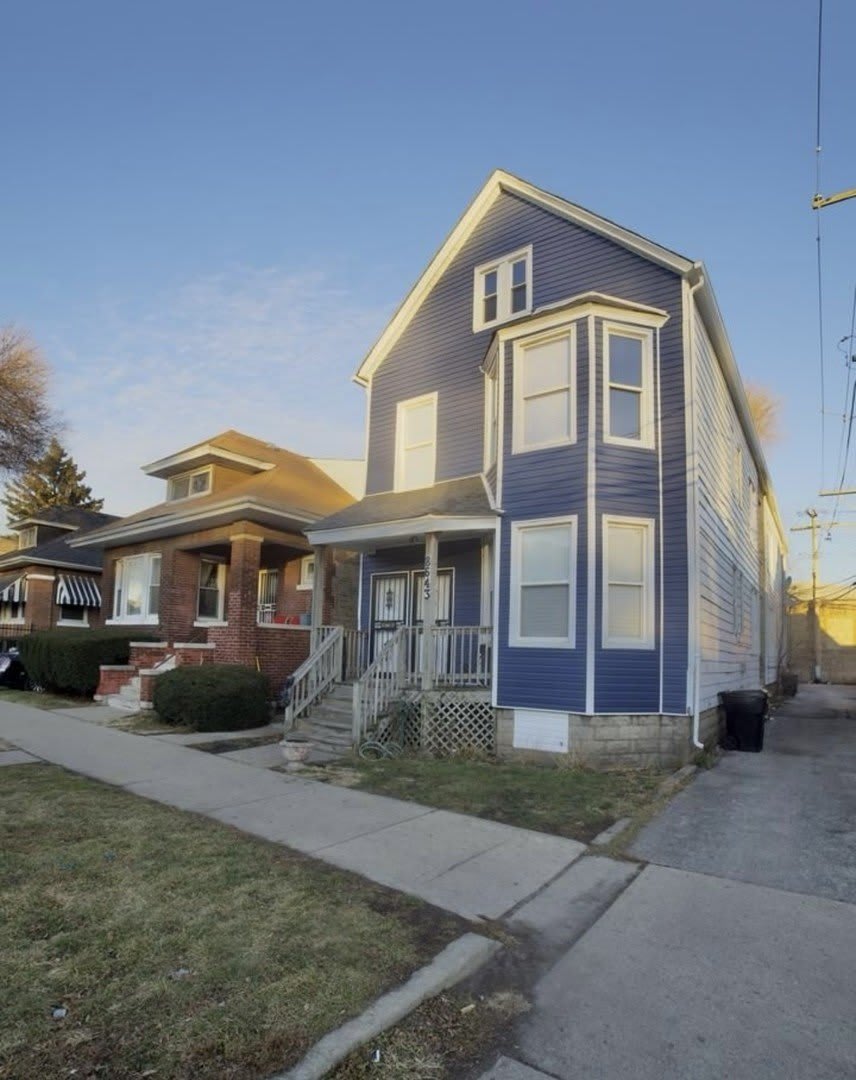 8643 S Exchange Avenue