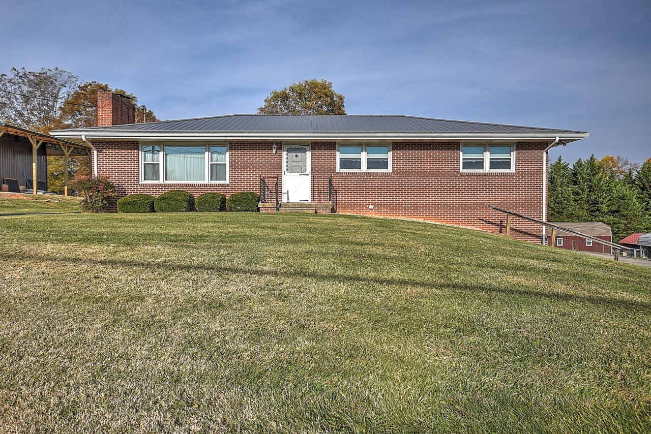 3 Bedroom / 2 Bath Brick Home with drive under garage