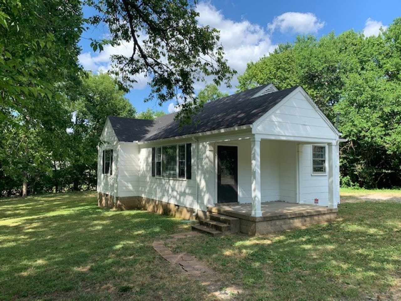 Charming 2 Bedroom Cottage in Green hills