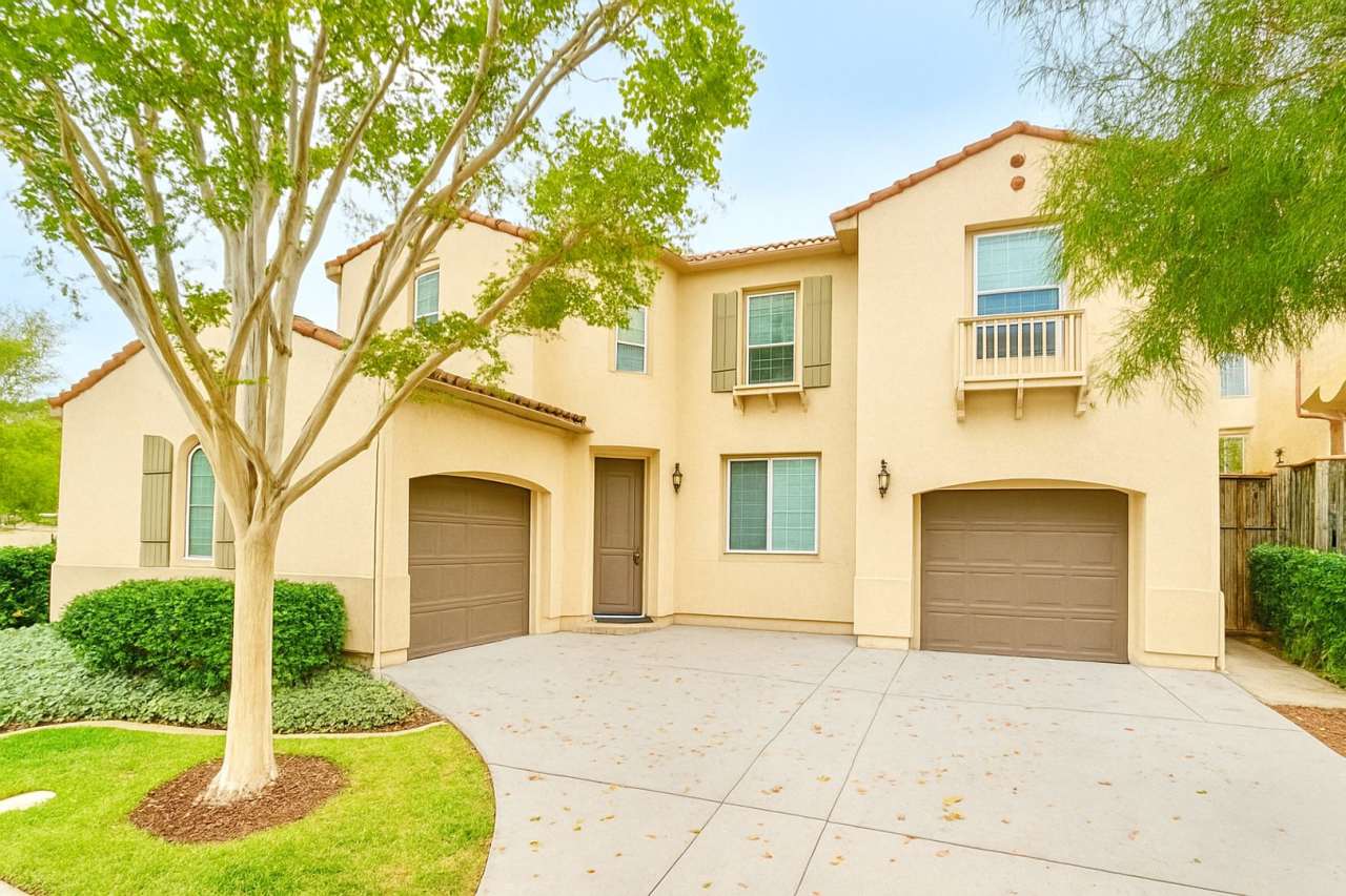 Beautifully Maintained  Spacious Two-Story Home in the Privately-gated Belleza Community of San Marcos! $500 OFF Security Deposit if Lease signed before 11/30!