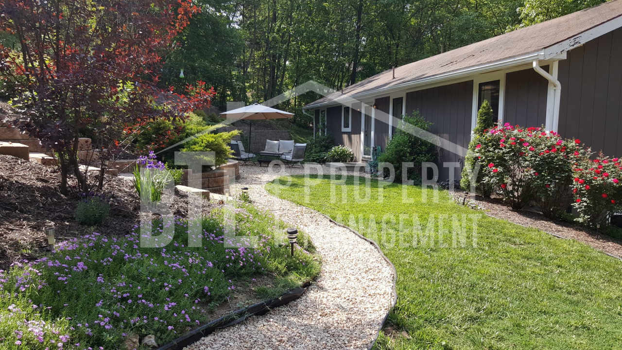 Partially Furnished Kimberling City Duplex! ALL UTILITIES INCLUDED!