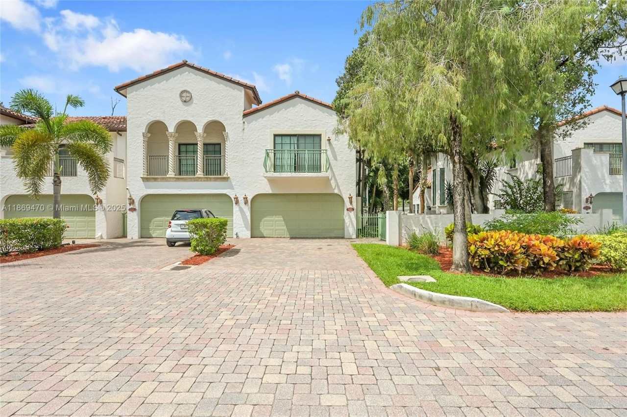 4425 Hidden Harbour Ter