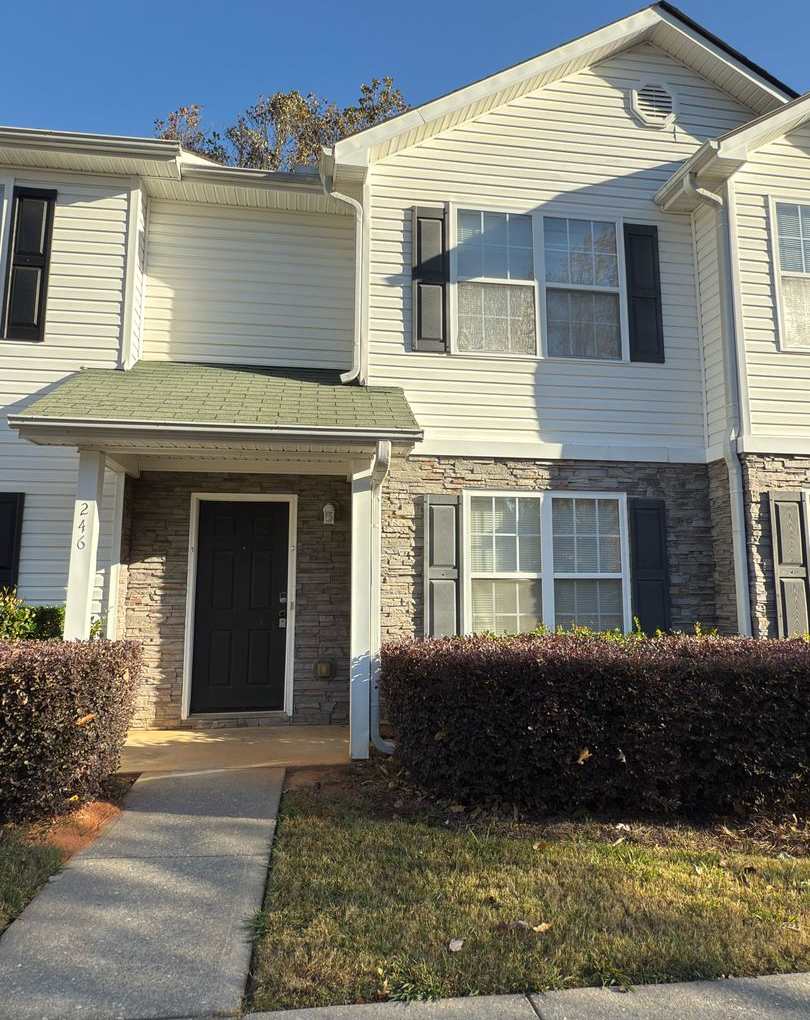 Fantastic 2 bedroom 2.5 bath townhome in a great location!