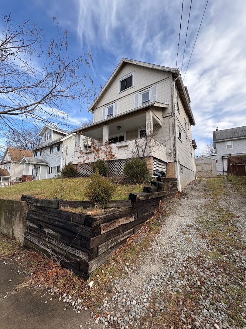 Large three bedroom one bathroom home for rent