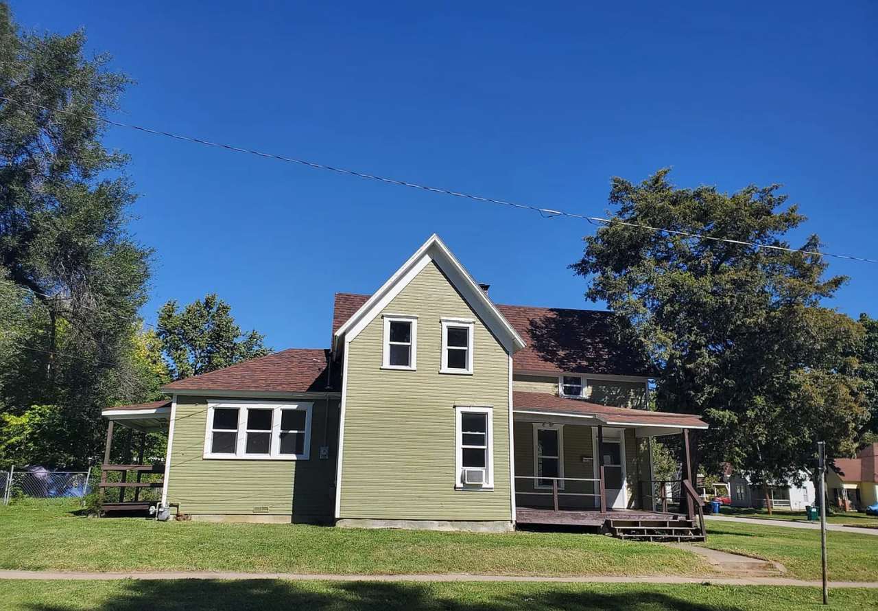 Spacious 2 story home near OTC