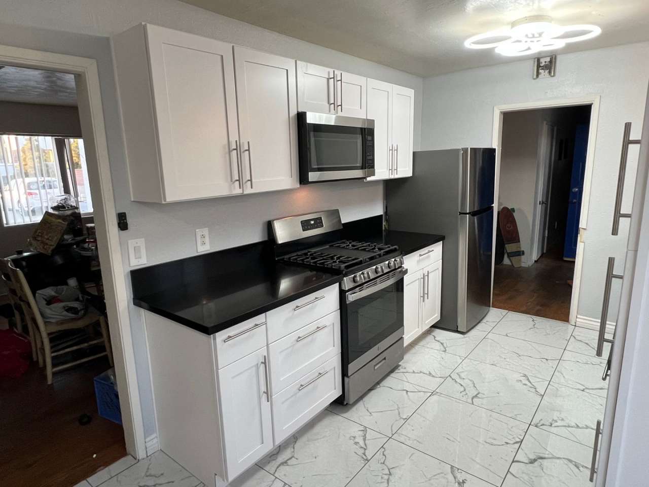 Huge 2 story 8 bed room Home: a hop and a skip from SDSU! You will never be late to class!