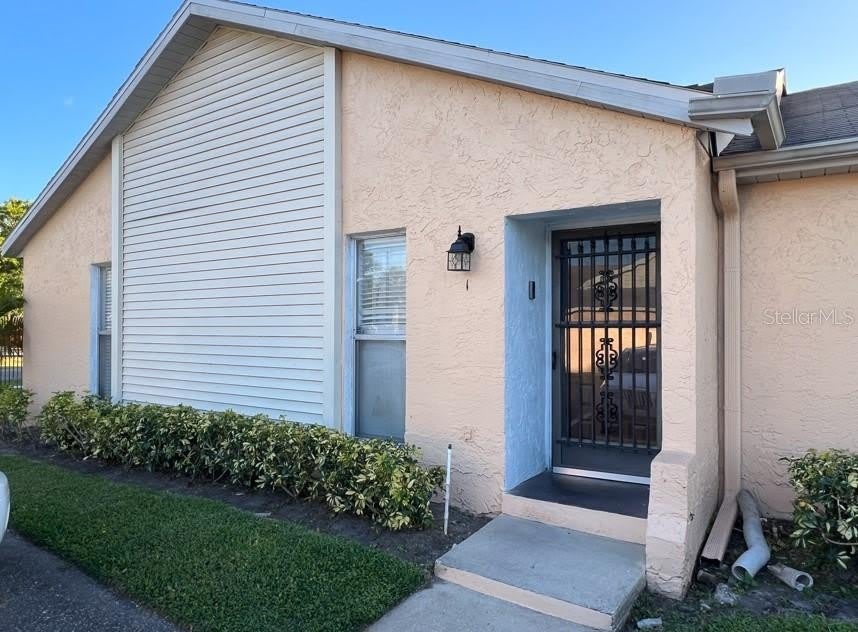 1 W COUNTRY COVE WAY