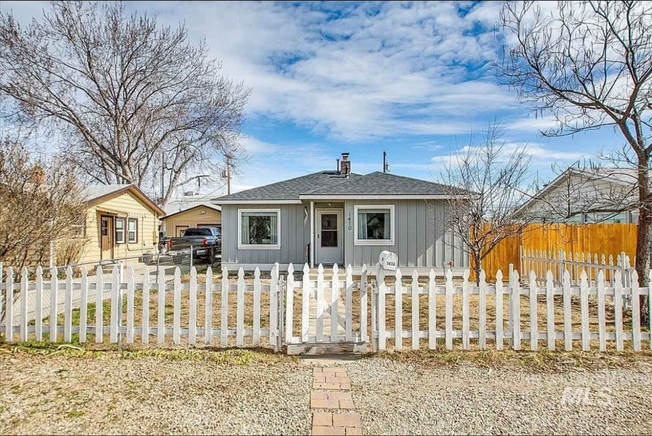 2bd, 1b Cozy Home awaits in Boise Bench!