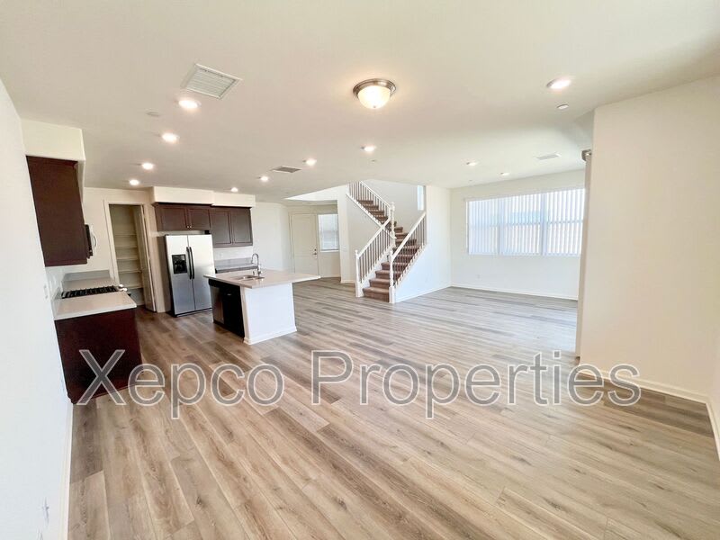 84373 Passagio Lago Way