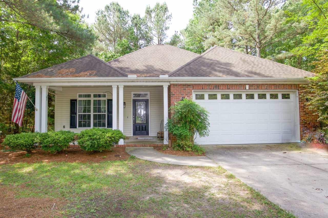Beautiful corner lot home- Woodlake