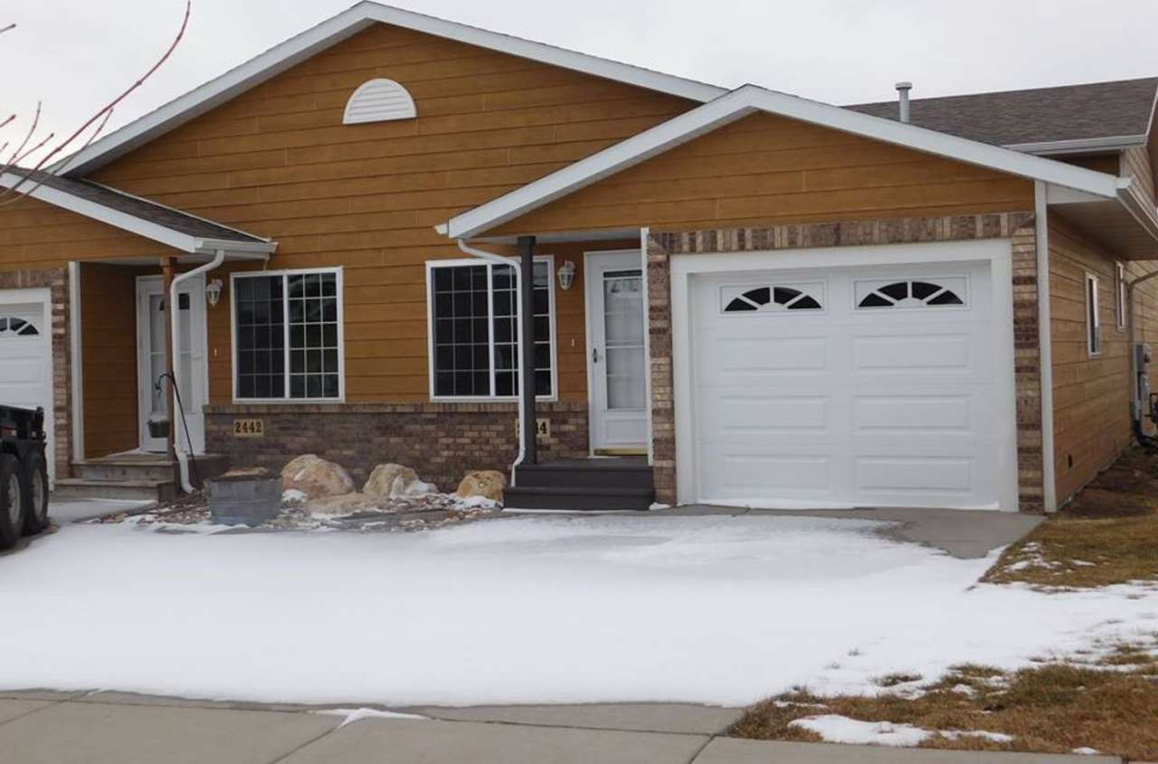 Charming 3 Bed, 2 Bath Townhome with Single-Car Garage