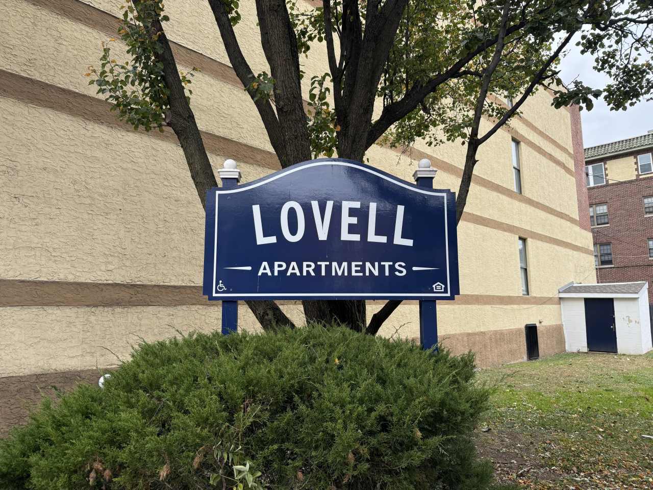 Lovell Apartments