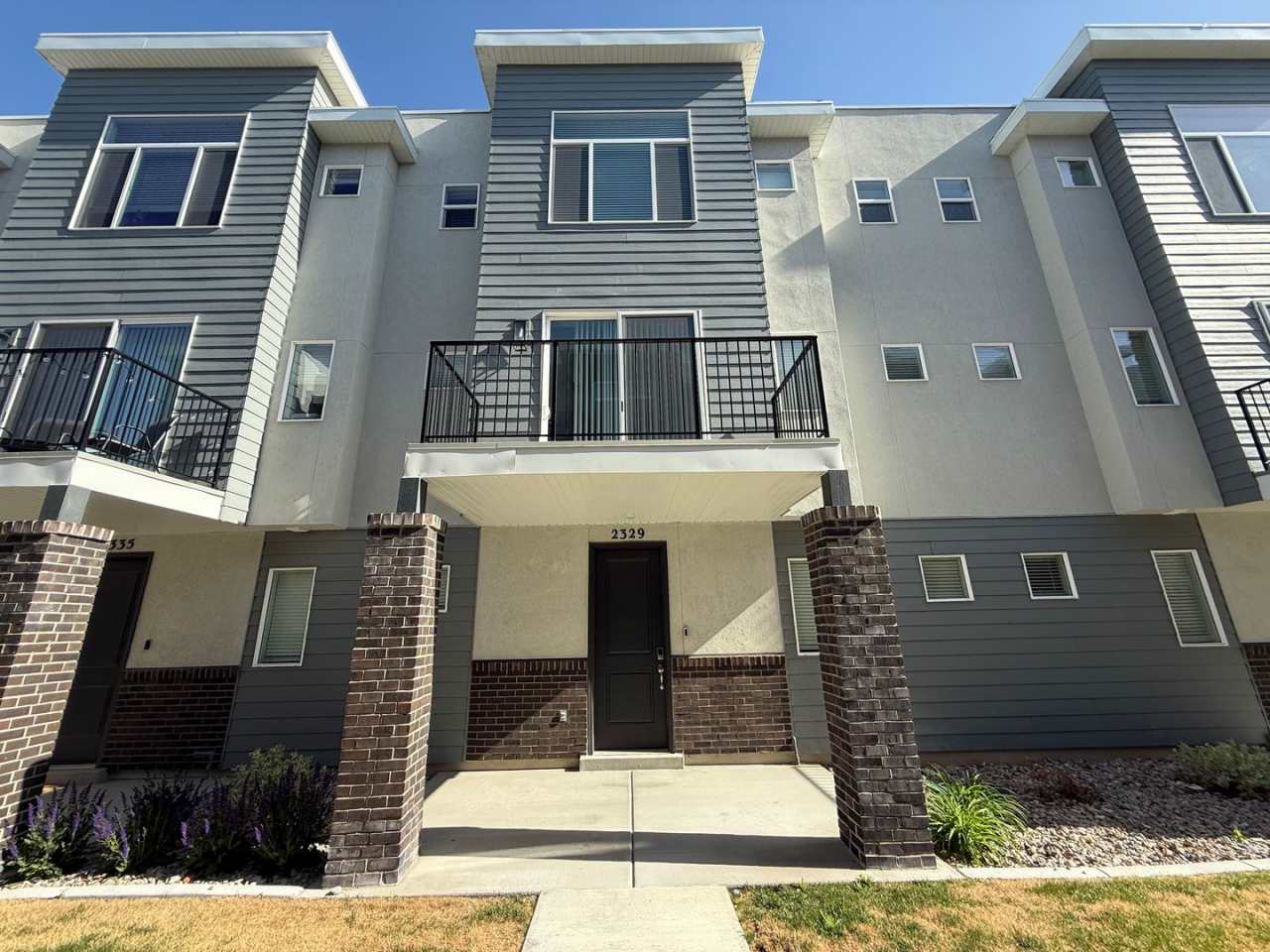 Beautiful 3 Bed 2.5 Bath Townhome in West Haven