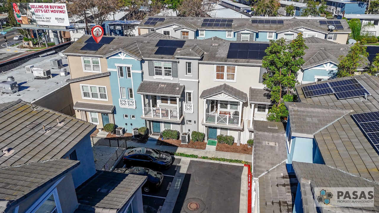 3 Bedroom 3.5 Bathroom Townhouse in Sunset Cove