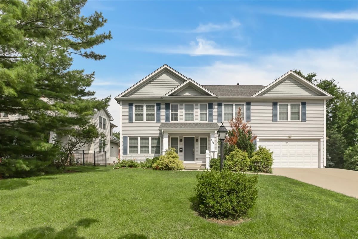 927 S CHARLOTTE Street