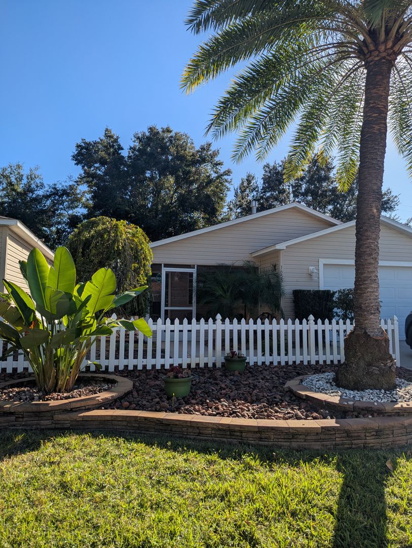 Seasonal Quaint Villa in the Villages