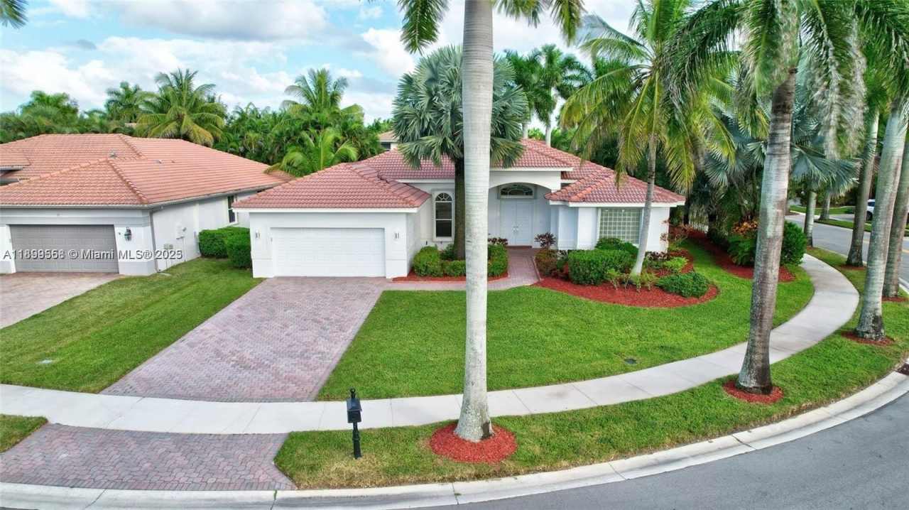 1709 Victoria Pointe Cir