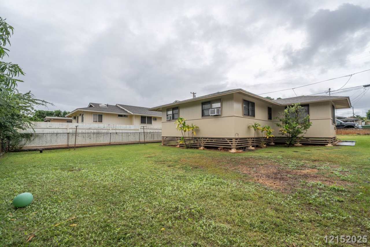 PEARL CITY — $3295 Kaleilani St | 3BR / 1 BA Single-Family Home
